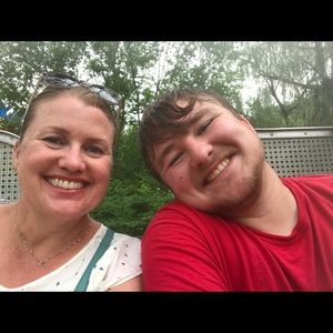 Meet your Posher, Dana